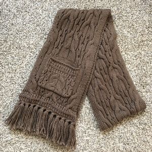 Gap Scarf with Pockets